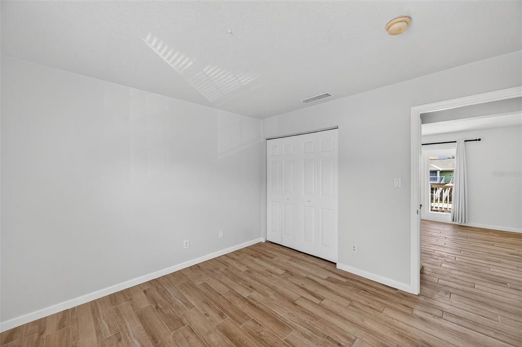 For Sale: $227,000 (1 beds, 1 baths, 562 Square Feet)