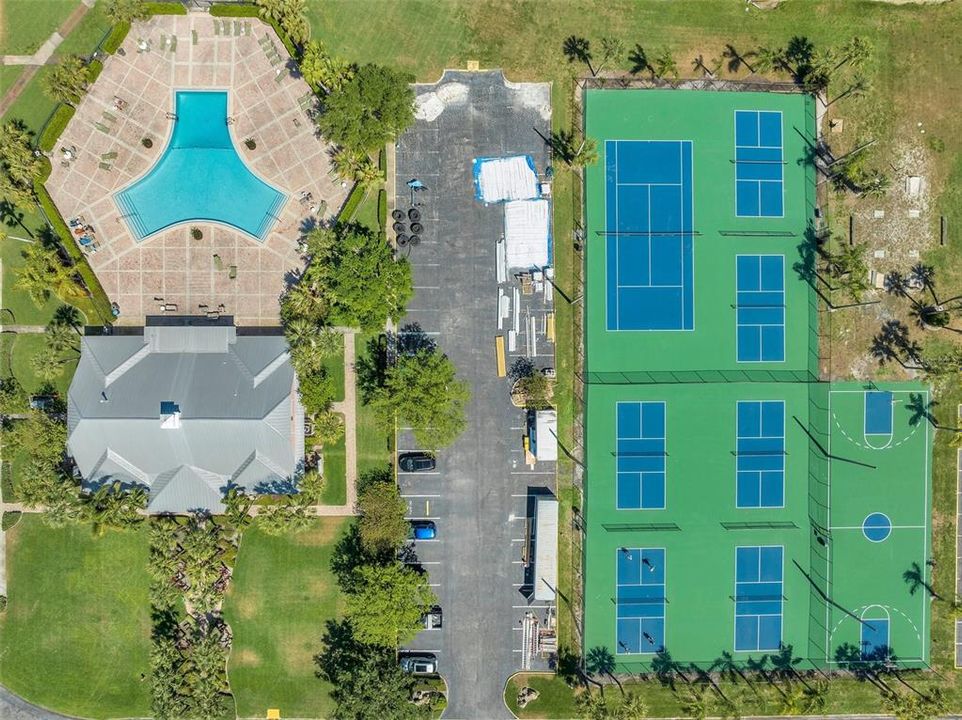 For Sale: $227,000 (1 beds, 1 baths, 562 Square Feet)