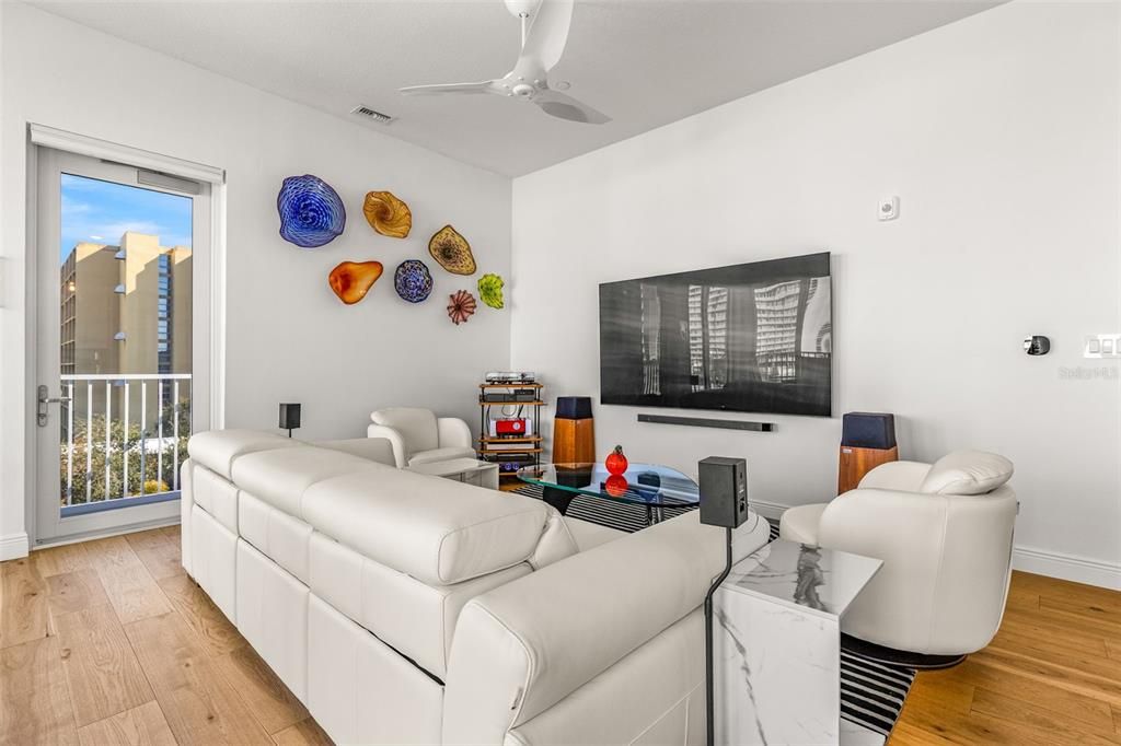 На продажу: $1,175,000 (3 спален, 3 ванн, 1650 Квадратных фут)