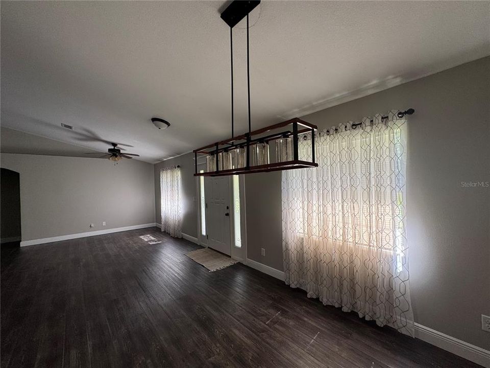 В аренду: $2,000 (3 спален, 2 ванн, 2058 Квадратных фут)