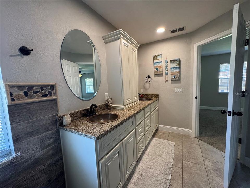 В аренду: $2,000 (3 спален, 2 ванн, 2058 Квадратных фут)