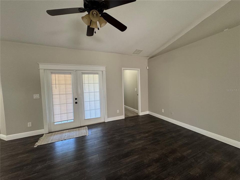 В аренду: $2,000 (3 спален, 2 ванн, 2058 Квадратных фут)