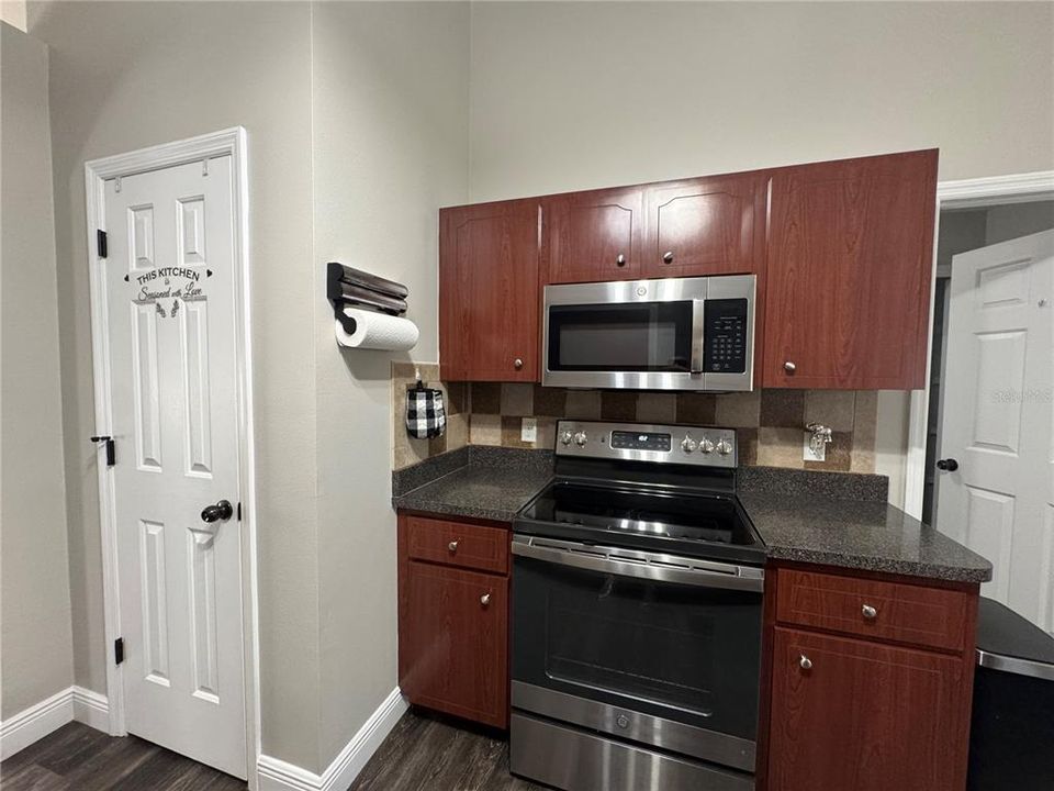 В аренду: $2,000 (3 спален, 2 ванн, 2058 Квадратных фут)