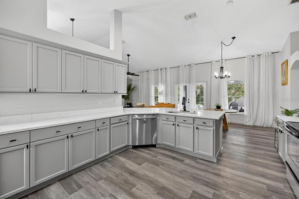 待售: $475,000 (3 贝兹, 2 浴室, 1610 平方英尺)