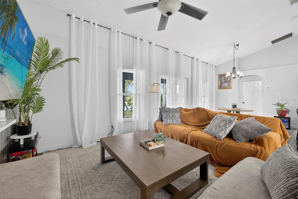 待售: $475,000 (3 贝兹, 2 浴室, 1610 平方英尺)