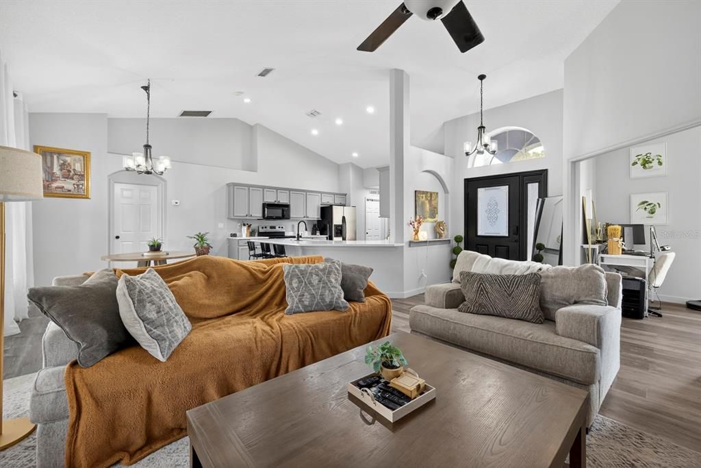 待售: $475,000 (3 贝兹, 2 浴室, 1610 平方英尺)