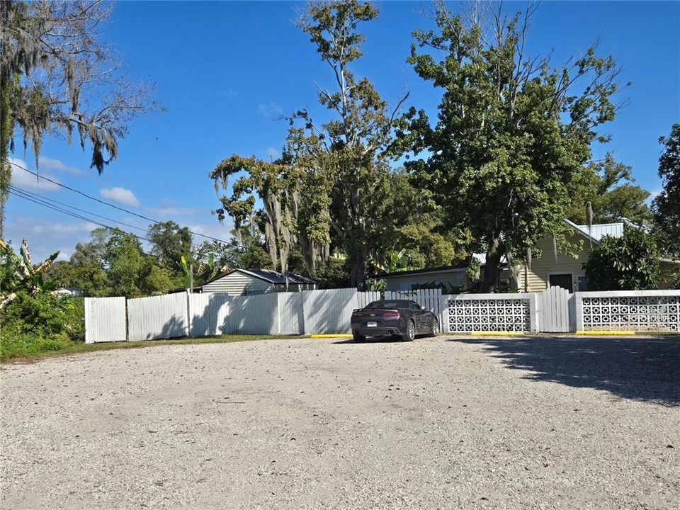 En Venta: $1,450,000 (2.17 acres)