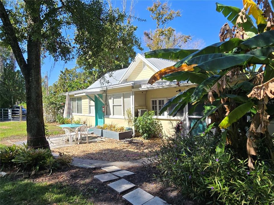 En Venta: $1,450,000 (2.17 acres)