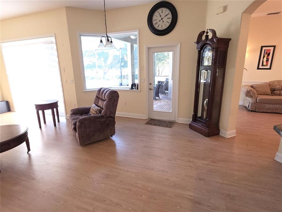 待售: $424,900 (4 贝兹, 3 浴室, 2498 平方英尺)