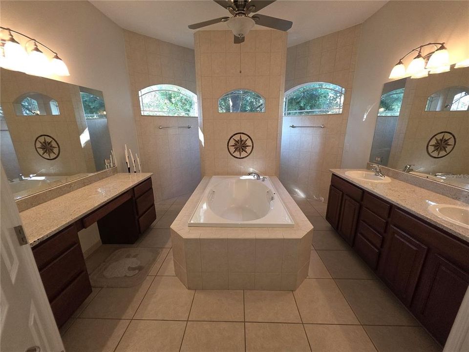 待售: $424,900 (4 贝兹, 3 浴室, 2498 平方英尺)