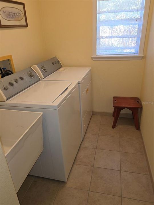 待售: $424,900 (4 贝兹, 3 浴室, 2498 平方英尺)