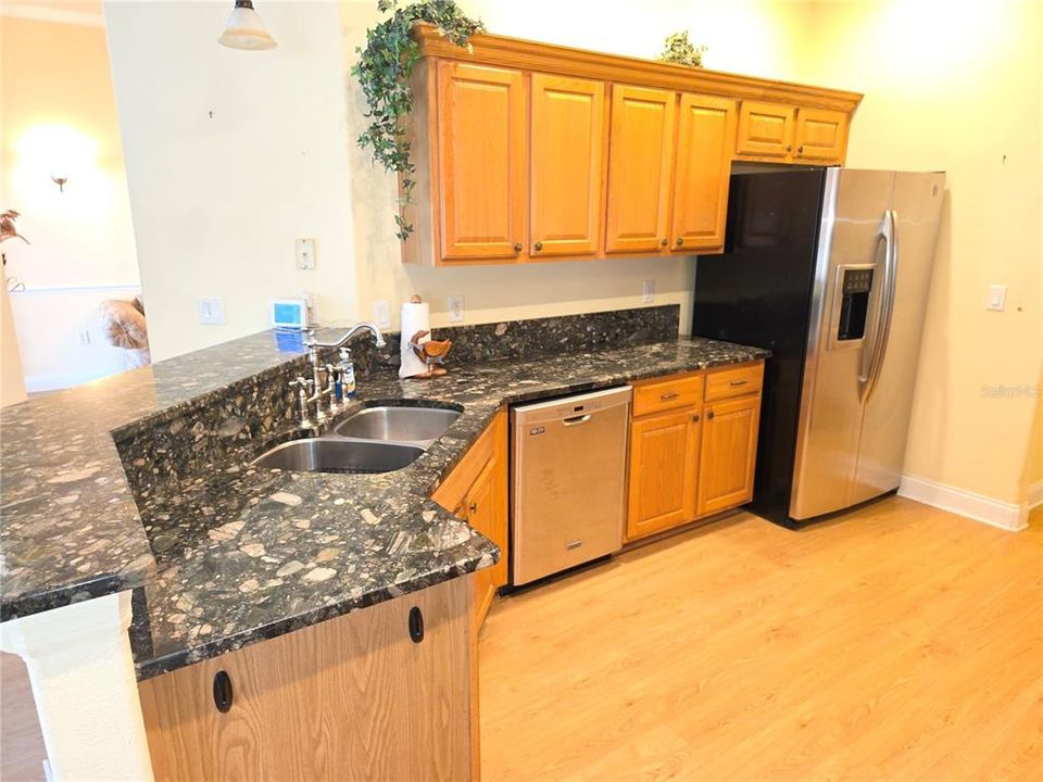 待售: $424,900 (4 贝兹, 3 浴室, 2498 平方英尺)