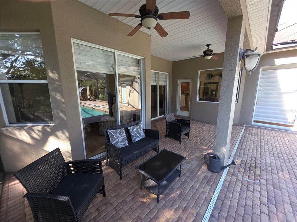 待售: $424,900 (4 贝兹, 3 浴室, 2498 平方英尺)