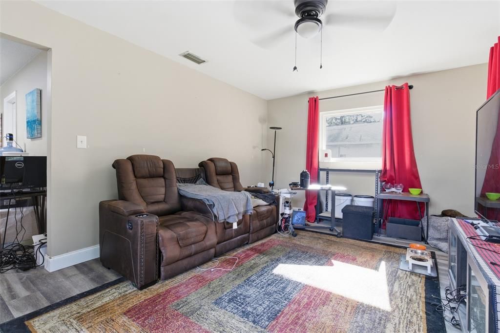 待售: $189,900 (3 贝兹, 2 浴室, 1464 平方英尺)