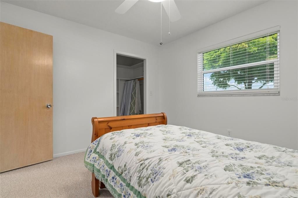 待售: $265,000 (2 贝兹, 1 浴室, 1031 平方英尺)