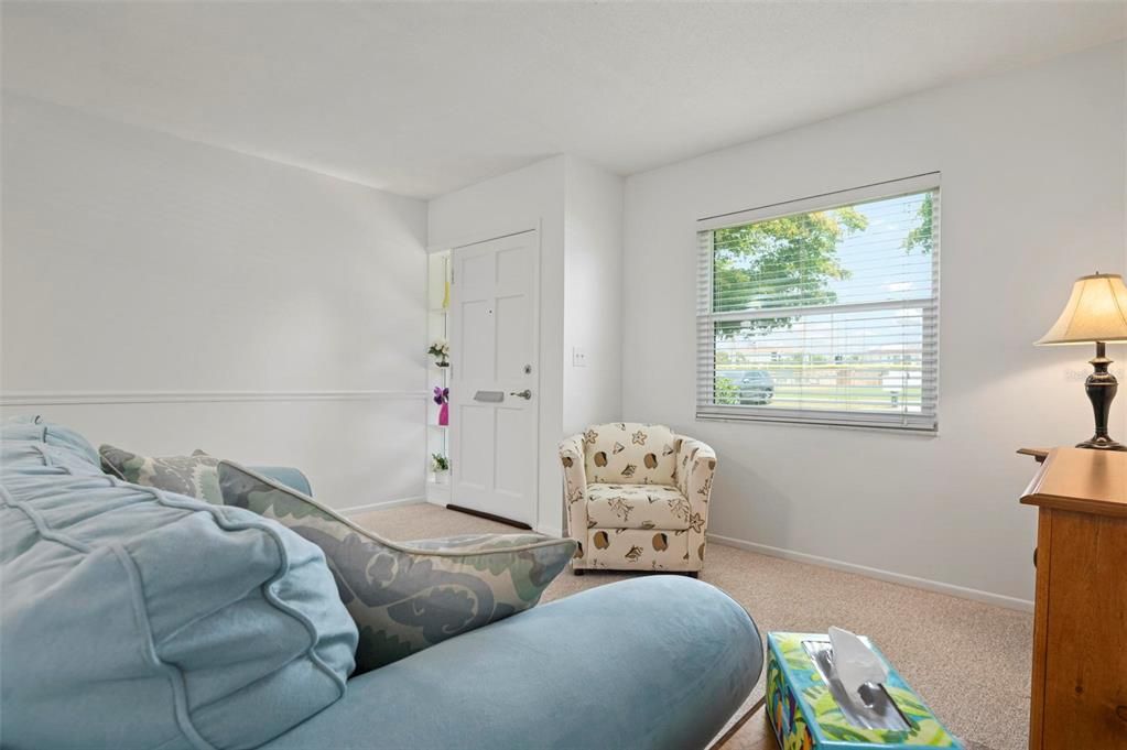 待售: $265,000 (2 贝兹, 1 浴室, 1031 平方英尺)