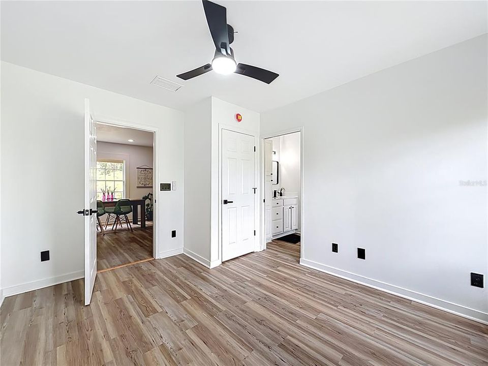 Activo con contrato: $199,900 (3 camas, 2 baños, 1612 Pies cuadrados)