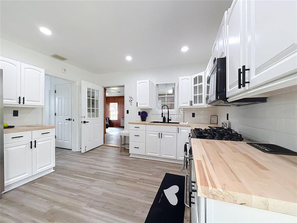 Activo con contrato: $199,900 (3 camas, 2 baños, 1612 Pies cuadrados)