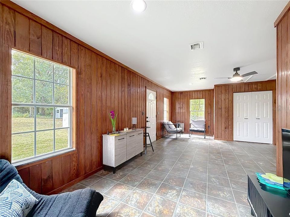 Activo con contrato: $199,900 (3 camas, 2 baños, 1612 Pies cuadrados)