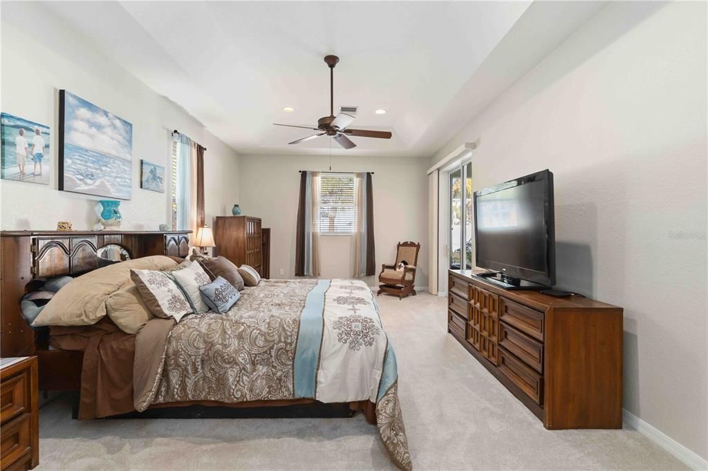 En Venta: $544,900 (3 camas, 2 baños, 2298 Pies cuadrados)