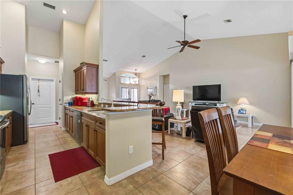 En Venta: $544,900 (3 camas, 2 baños, 2298 Pies cuadrados)