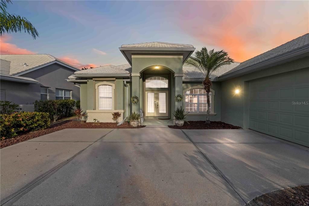 En Venta: $544,900 (3 camas, 2 baños, 2298 Pies cuadrados)