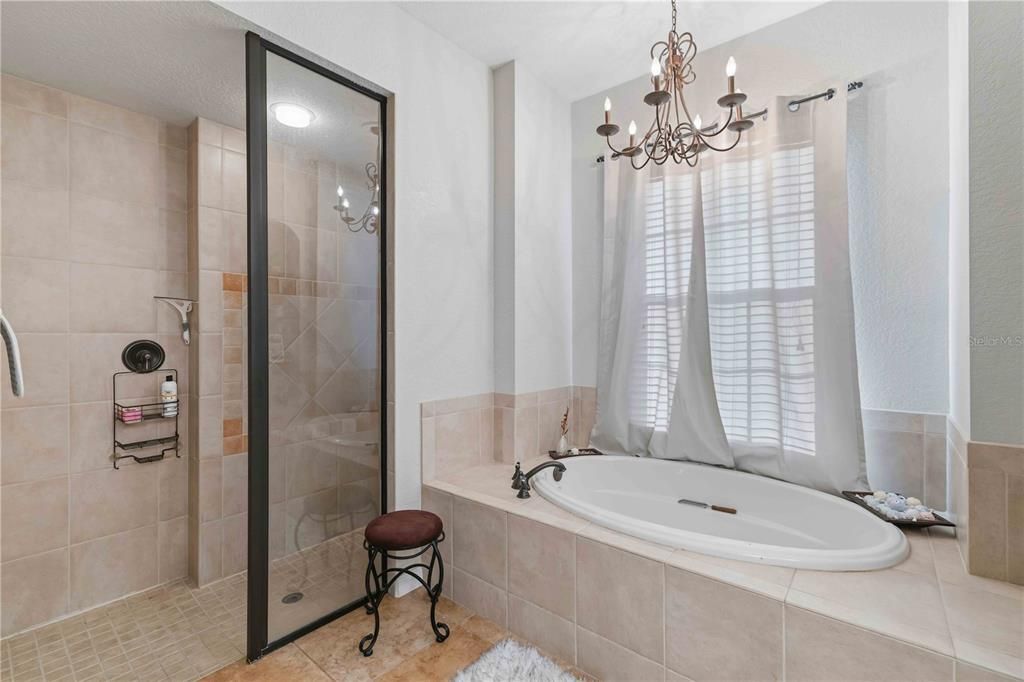 En Venta: $544,900 (3 camas, 2 baños, 2298 Pies cuadrados)