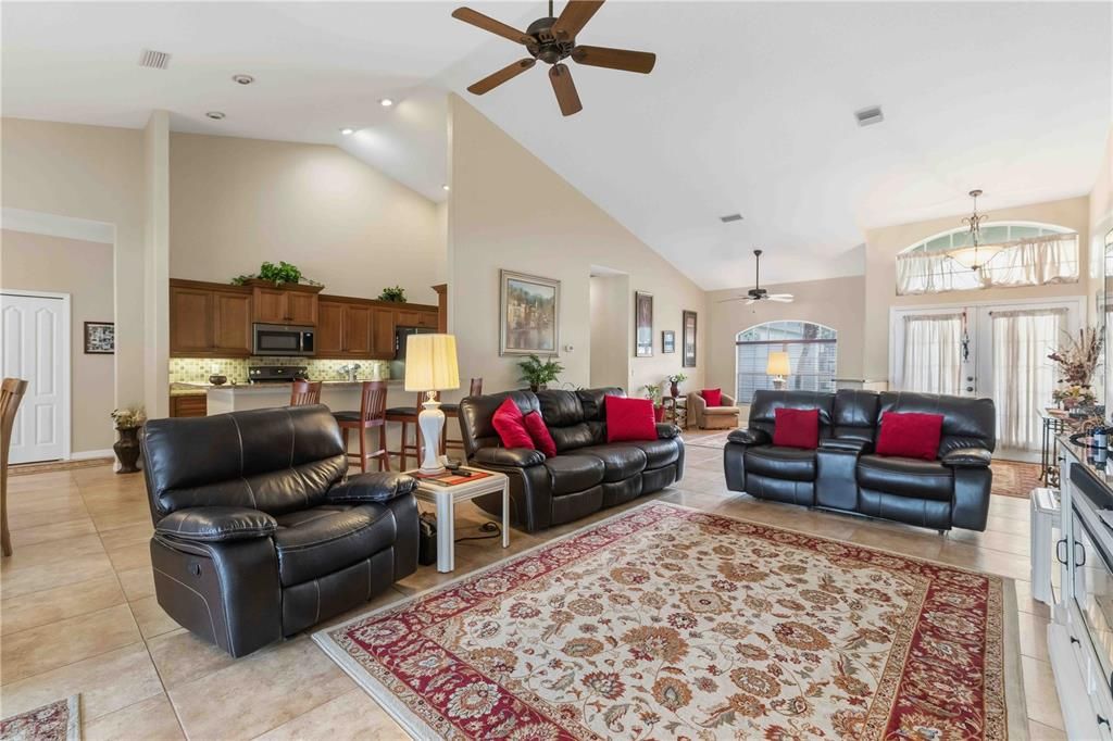 En Venta: $544,900 (3 camas, 2 baños, 2298 Pies cuadrados)