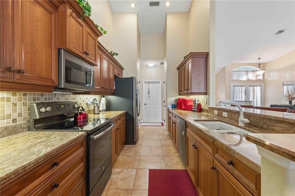 En Venta: $544,900 (3 camas, 2 baños, 2298 Pies cuadrados)