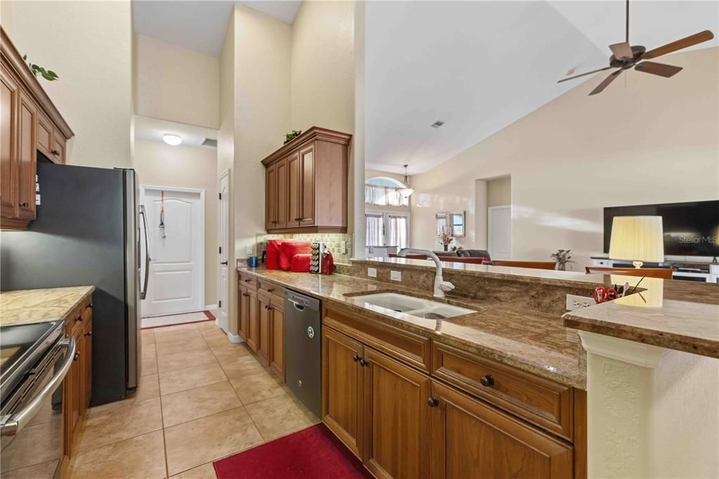 En Venta: $544,900 (3 camas, 2 baños, 2298 Pies cuadrados)