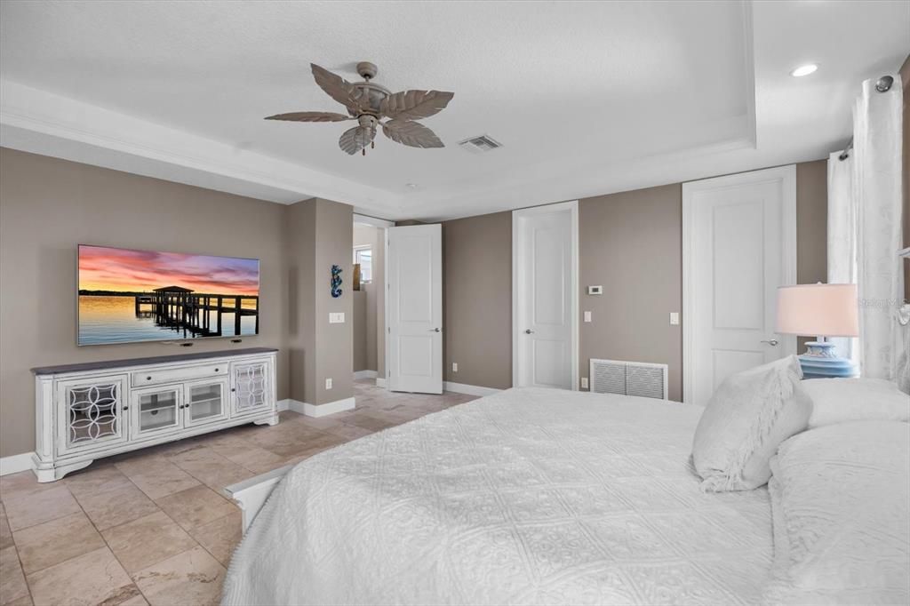 На продажу: $3,499,000 (5 спален, 4 ванн, 7634 Квадратных фут)