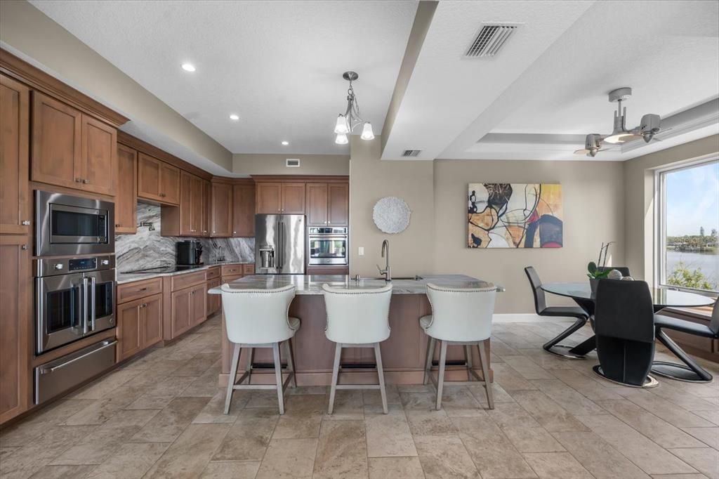 На продажу: $3,499,000 (5 спален, 4 ванн, 7634 Квадратных фут)