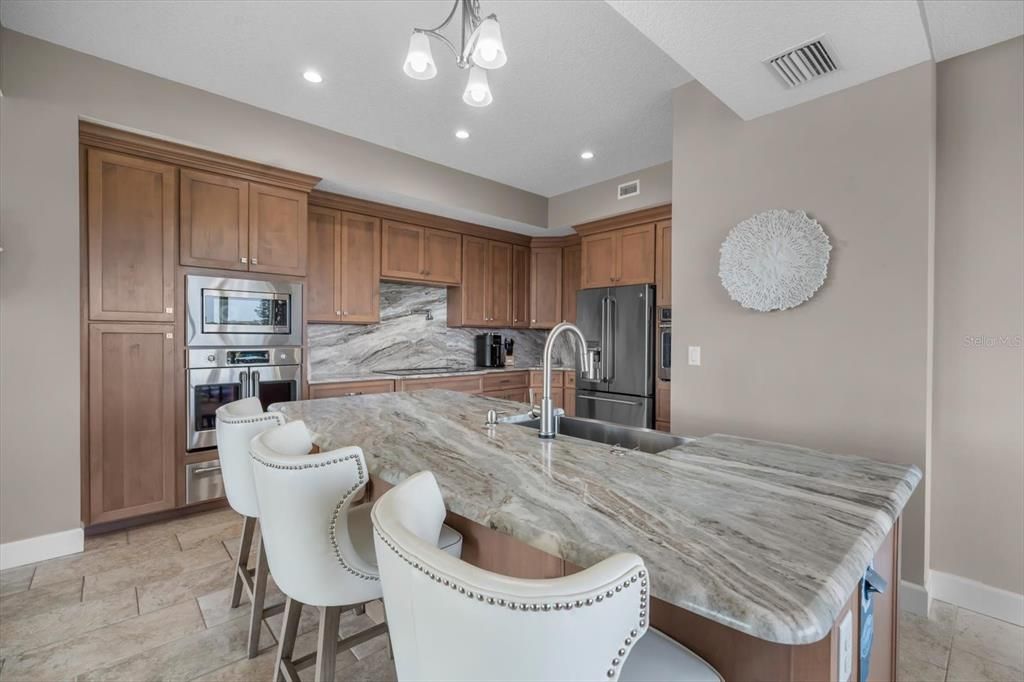 На продажу: $3,499,000 (5 спален, 4 ванн, 7634 Квадратных фут)