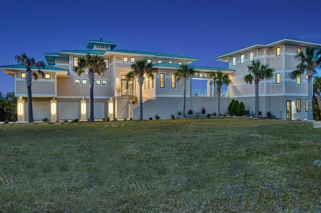 На продажу: $3,499,000 (5 спален, 4 ванн, 7634 Квадратных фут)