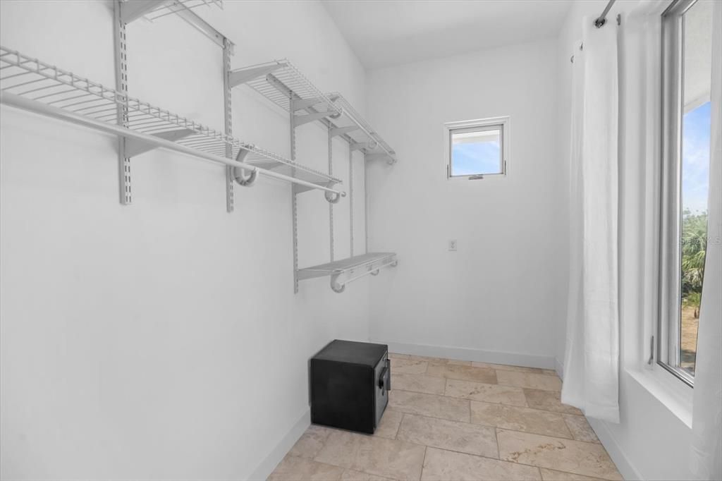 На продажу: $3,499,000 (5 спален, 4 ванн, 7634 Квадратных фут)