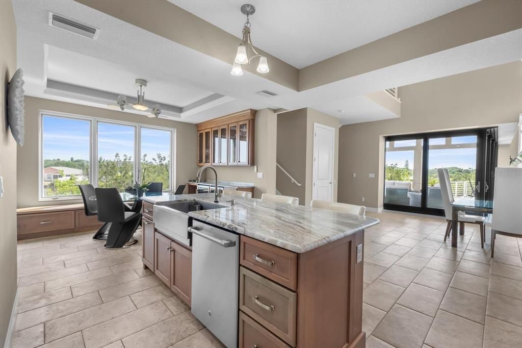 На продажу: $3,499,000 (5 спален, 4 ванн, 7634 Квадратных фут)