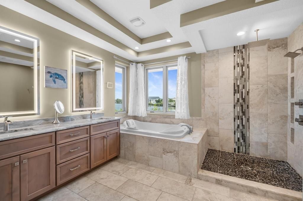 На продажу: $3,499,000 (5 спален, 4 ванн, 7634 Квадратных фут)