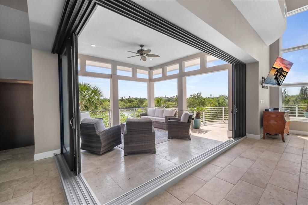 На продажу: $3,499,000 (5 спален, 4 ванн, 7634 Квадратных фут)