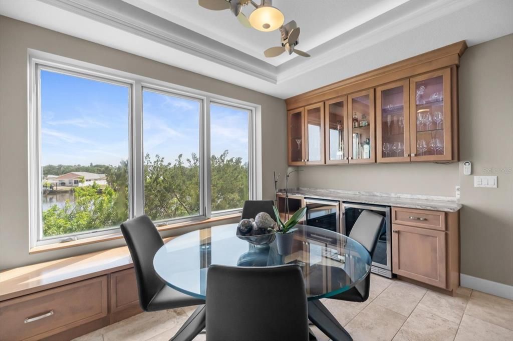 На продажу: $3,499,000 (5 спален, 4 ванн, 7634 Квадратных фут)