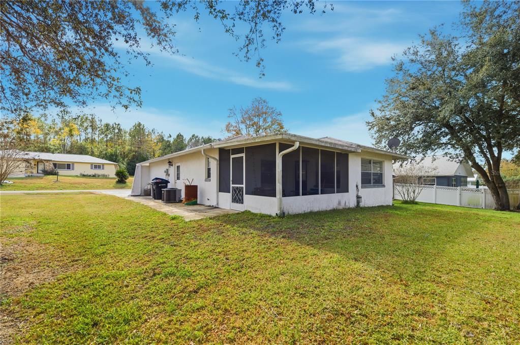 待售: $219,000 (2 贝兹, 1 浴室, 1226 平方英尺)