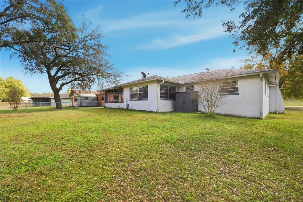 待售: $219,000 (2 贝兹, 1 浴室, 1226 平方英尺)