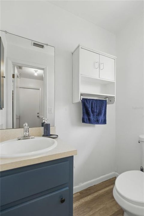 待售: $219,000 (2 贝兹, 1 浴室, 1226 平方英尺)