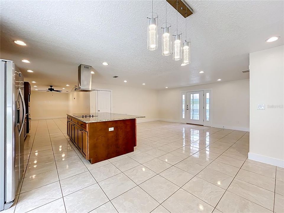 For Rent: $2,200 (3 beds, 2 baths, 1544 Square Feet)