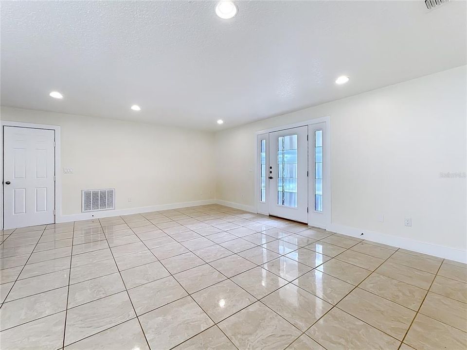 For Rent: $2,200 (3 beds, 2 baths, 1544 Square Feet)