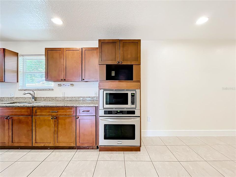 For Rent: $2,200 (3 beds, 2 baths, 1544 Square Feet)