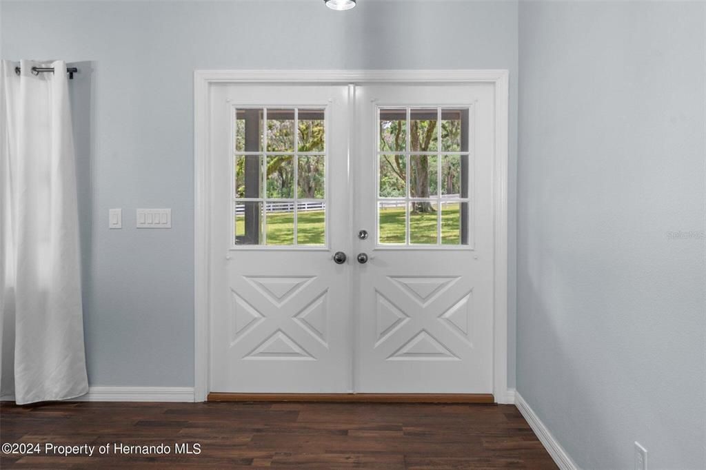 出租: $2,500 (2 贝兹, 2 浴室, 2460 平方英尺)