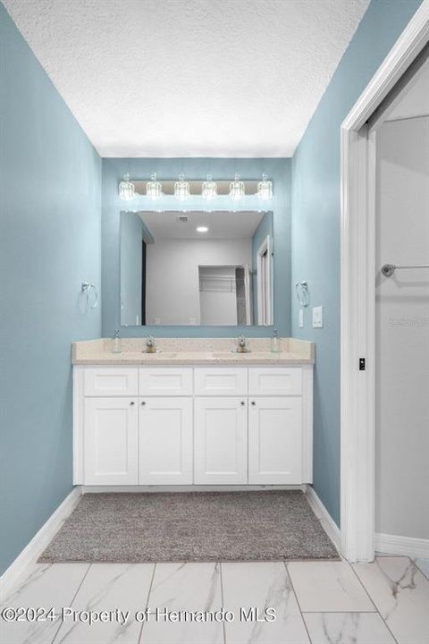 出租: $2,500 (2 贝兹, 2 浴室, 2460 平方英尺)