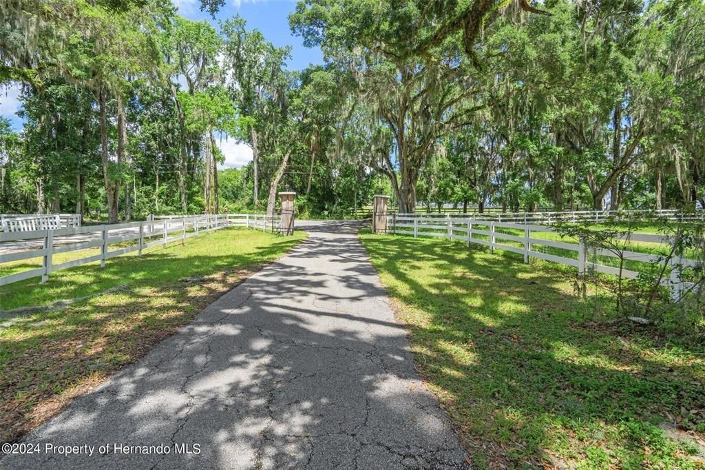 出租: $2,500 (2 贝兹, 2 浴室, 2460 平方英尺)