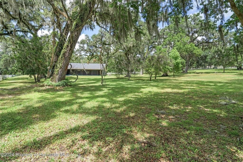 出租: $2,500 (2 贝兹, 2 浴室, 2460 平方英尺)