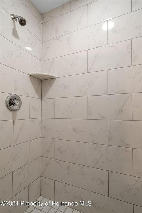 出租: $2,500 (2 贝兹, 2 浴室, 2460 平方英尺)